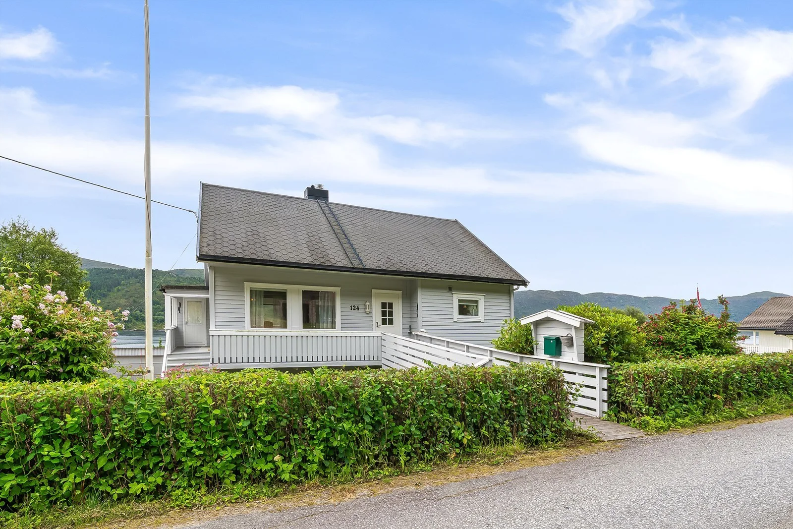 Listing photo