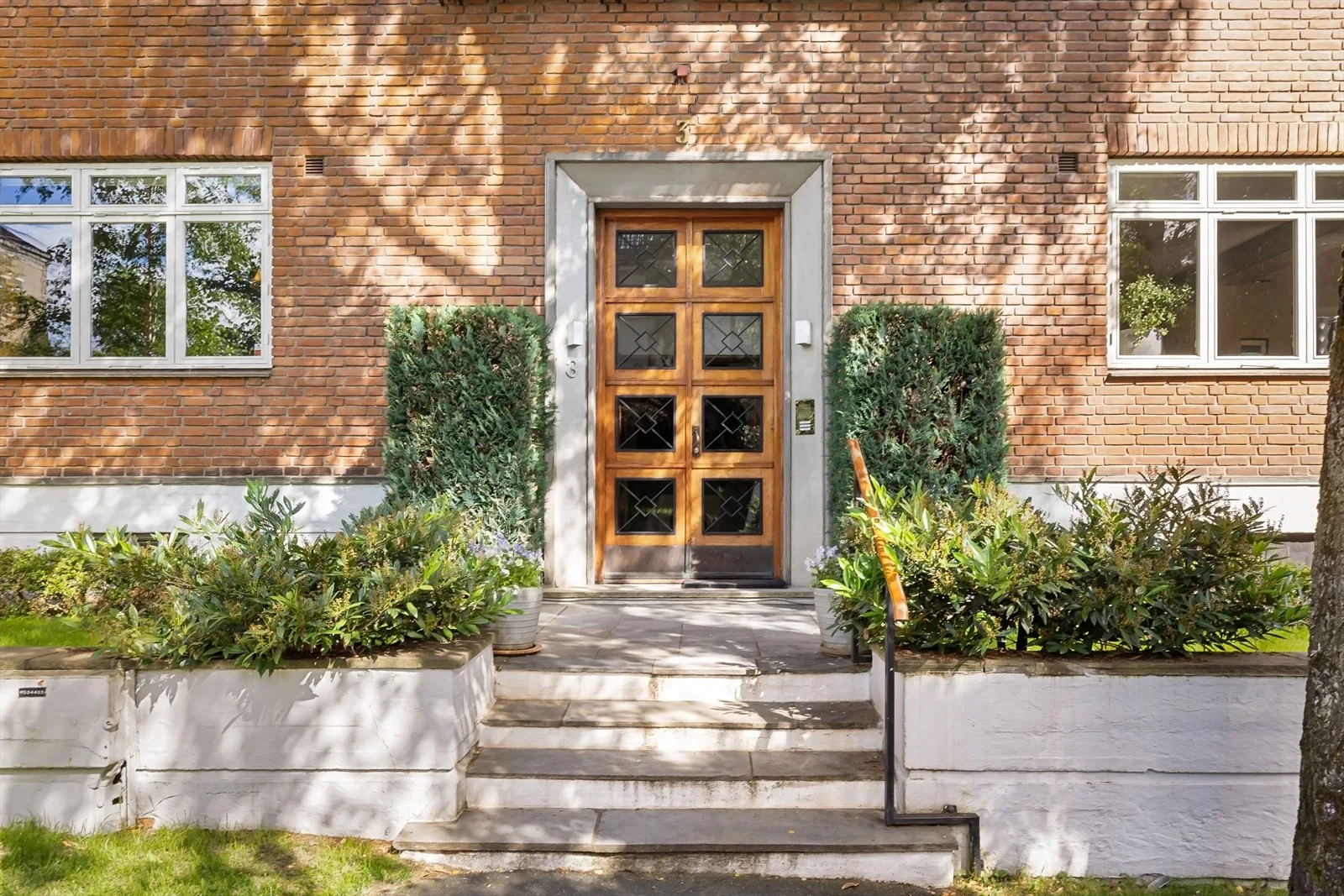 Photo 33