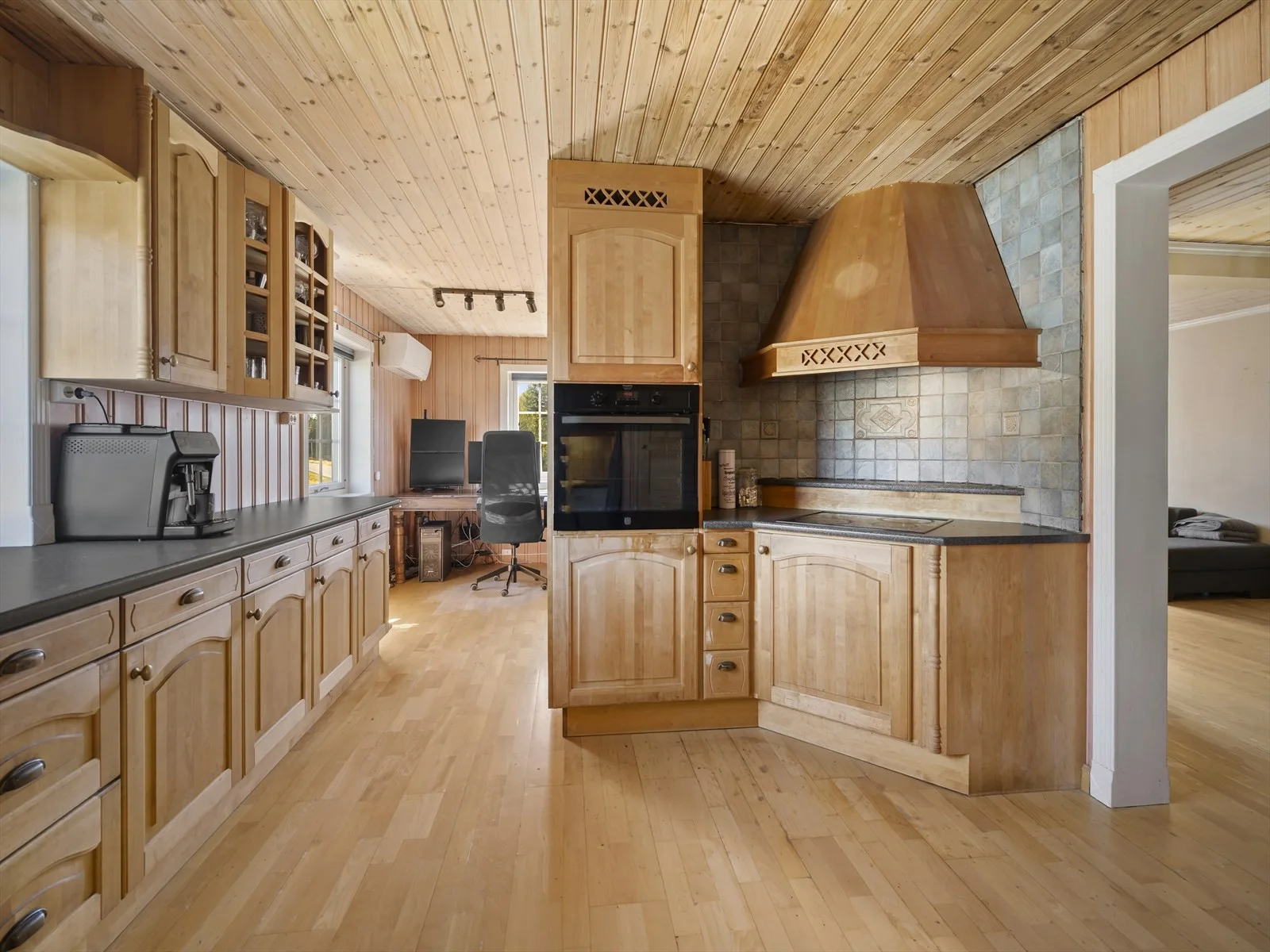 Photo 9