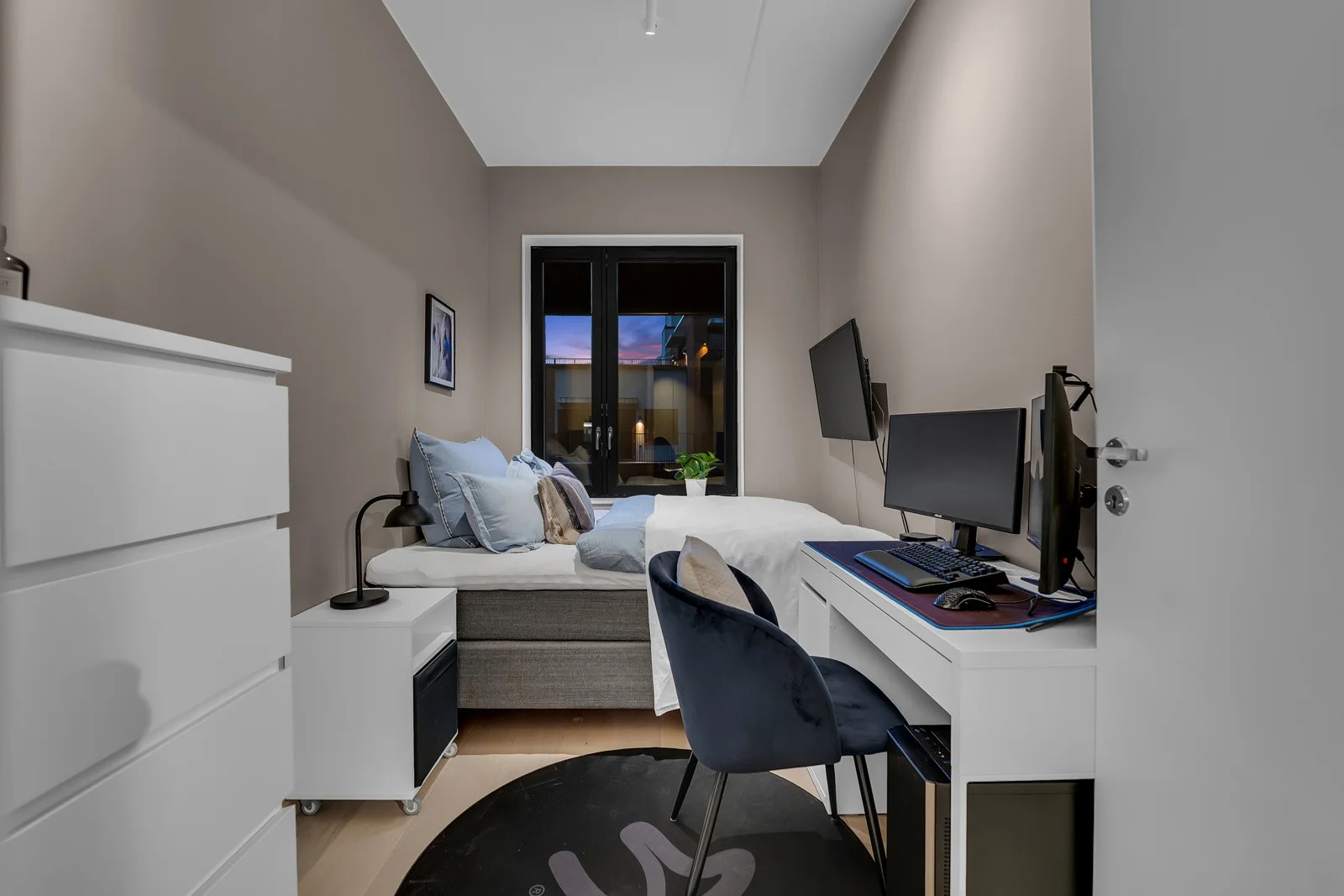 Photo 9