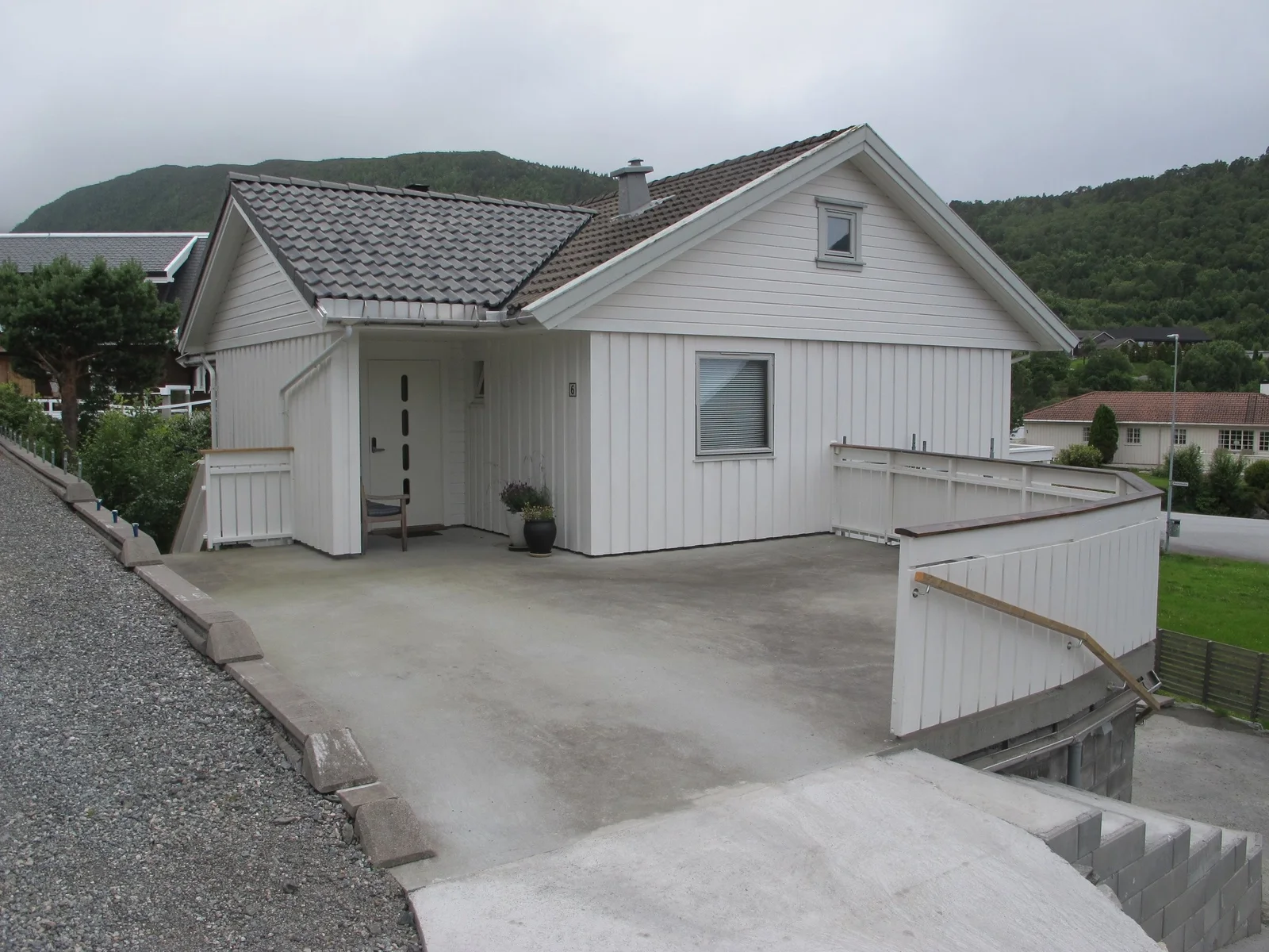 Photo 2