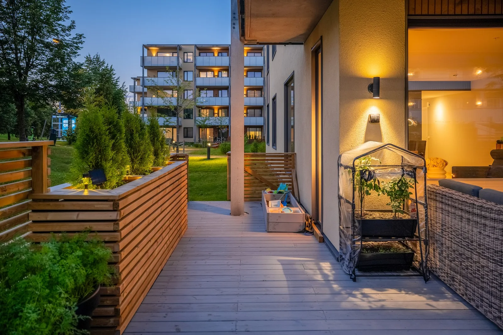 Photo 10