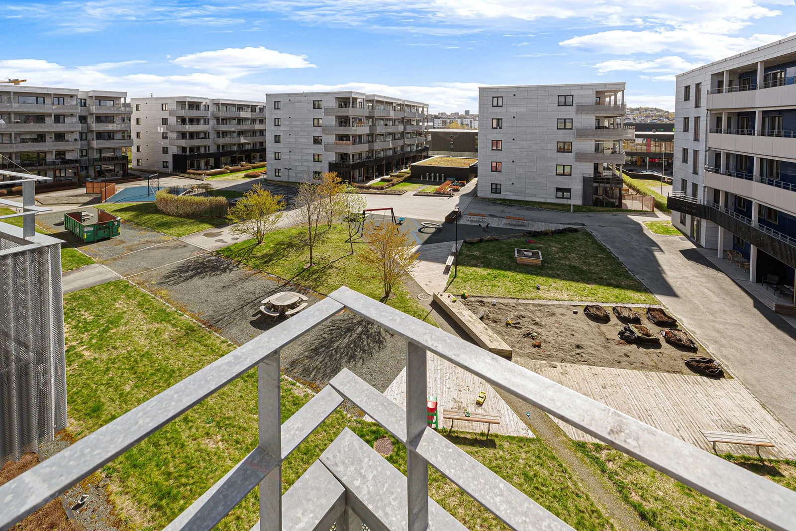 Photo 10