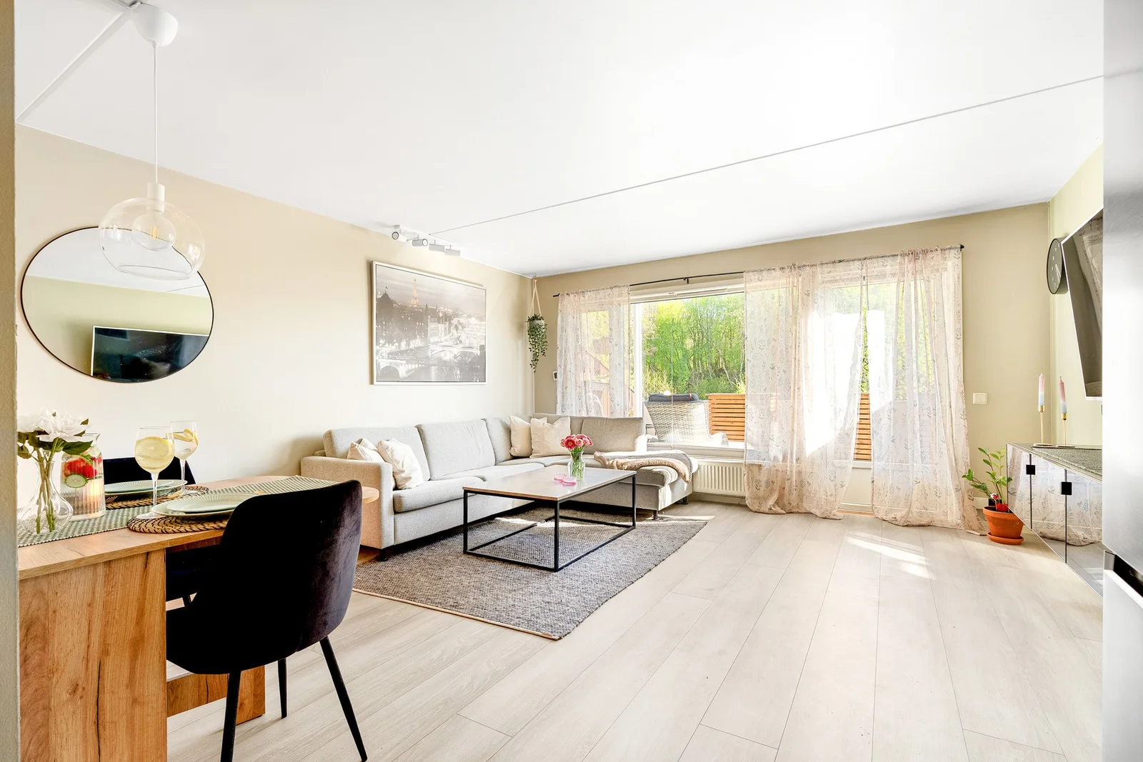 Listing photo