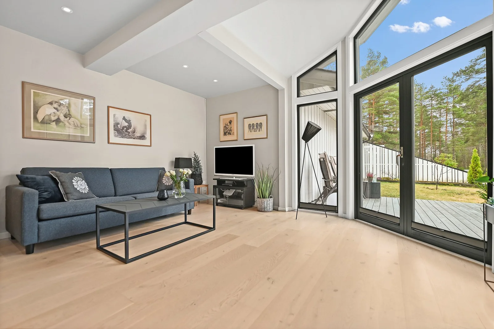 Photo 9