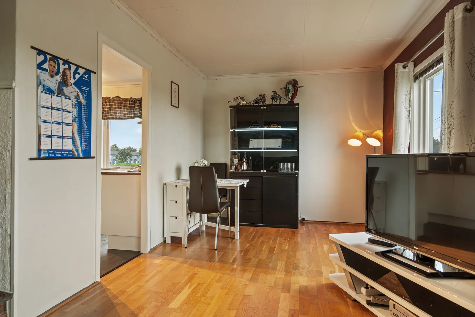 Photo 8