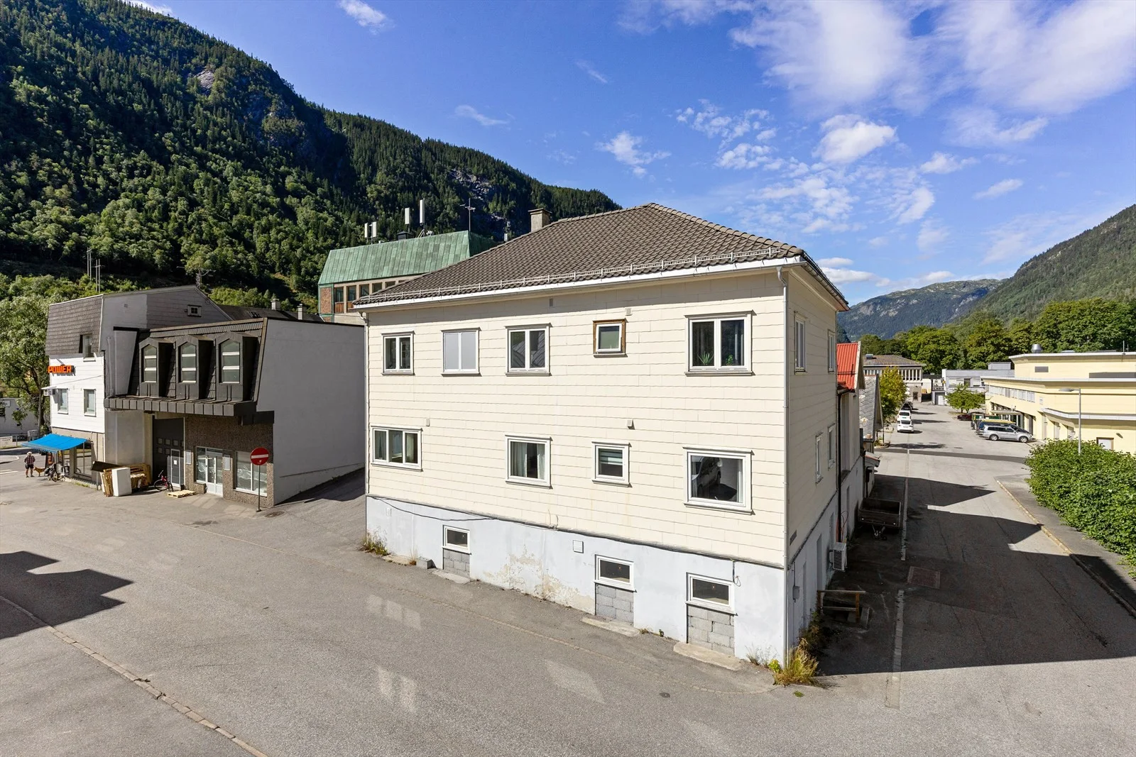 Listing photo