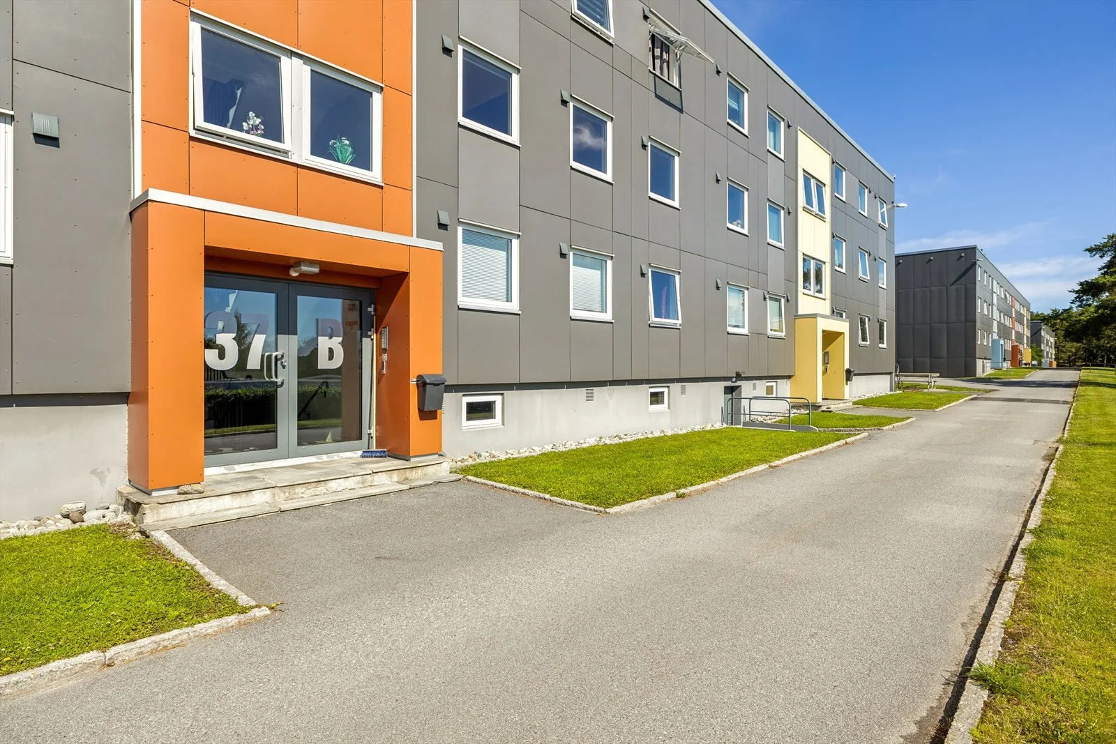 Photo 3