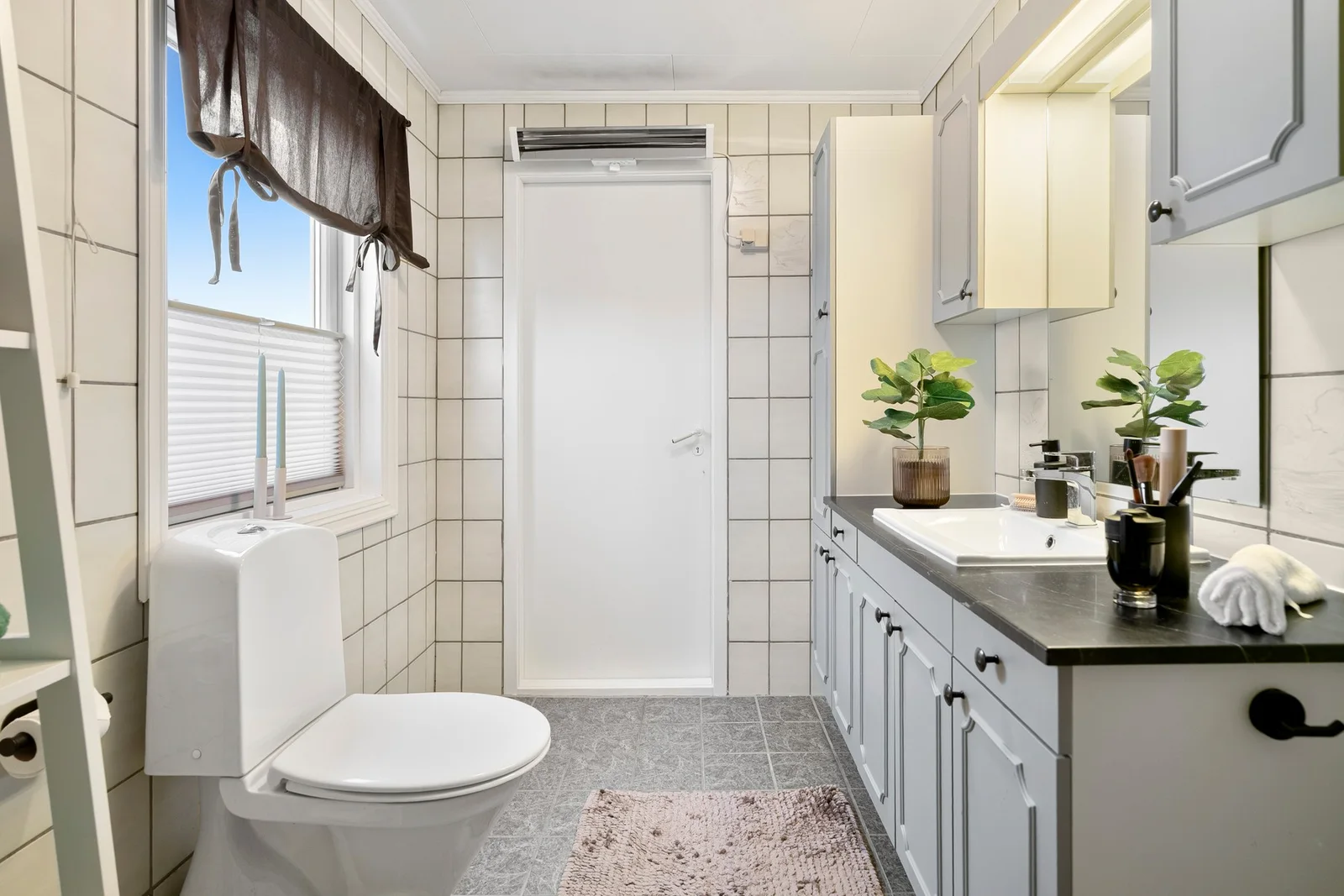 Photo 33