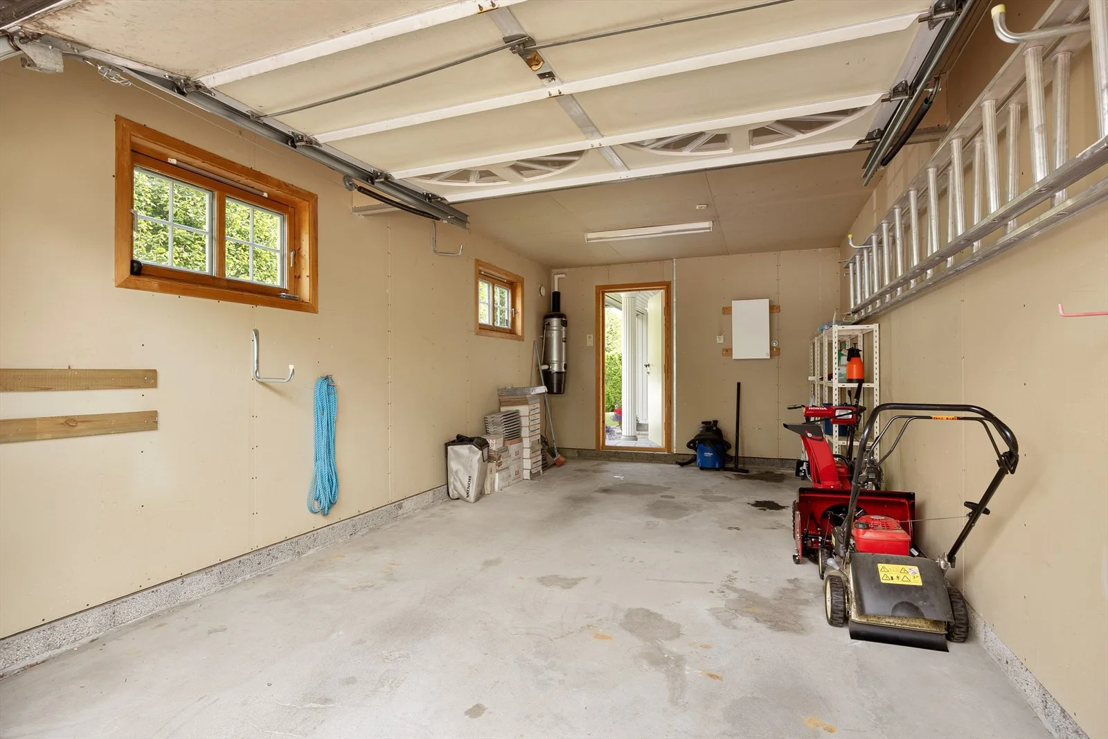 Photo 43
