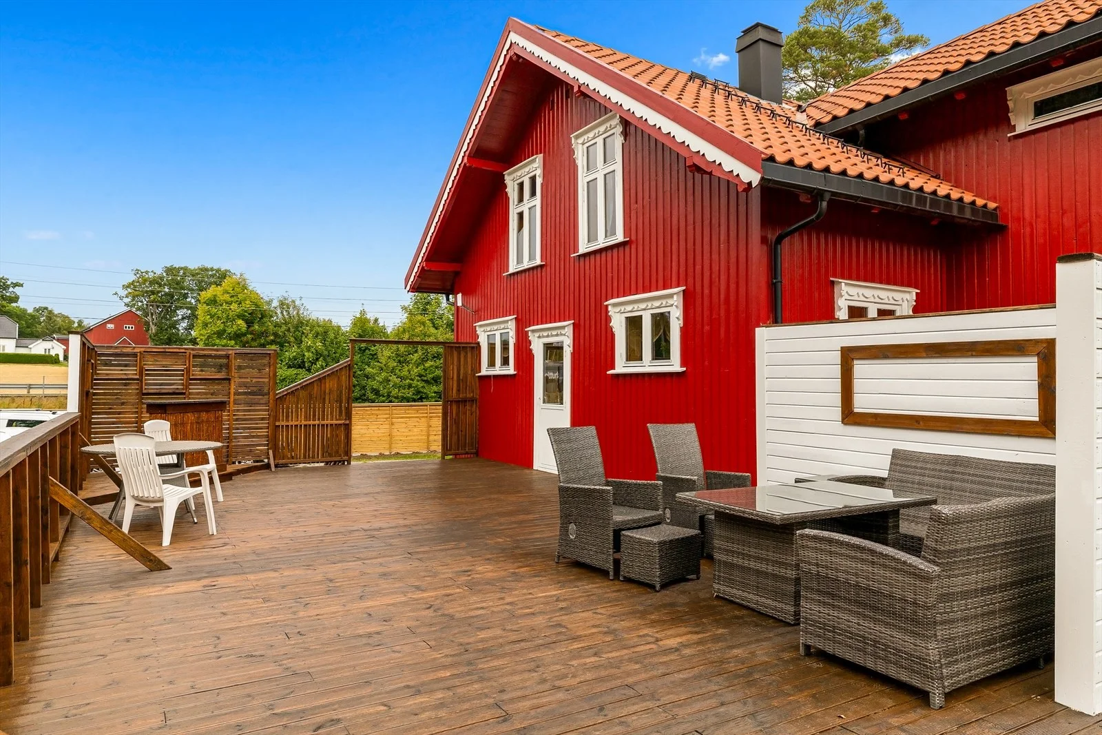 Photo 33
