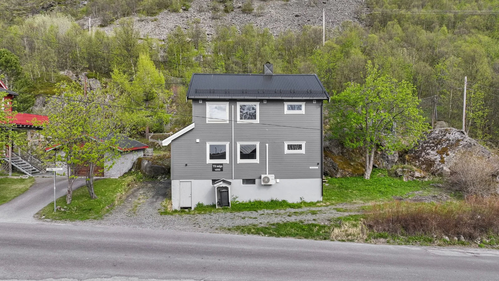 Listing photo