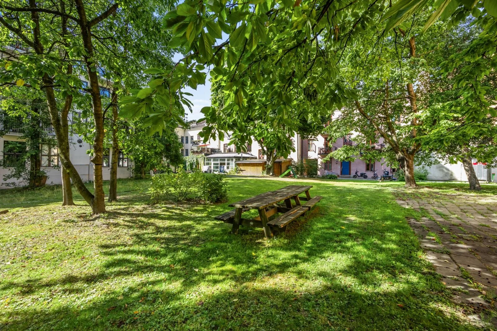 Photo 3