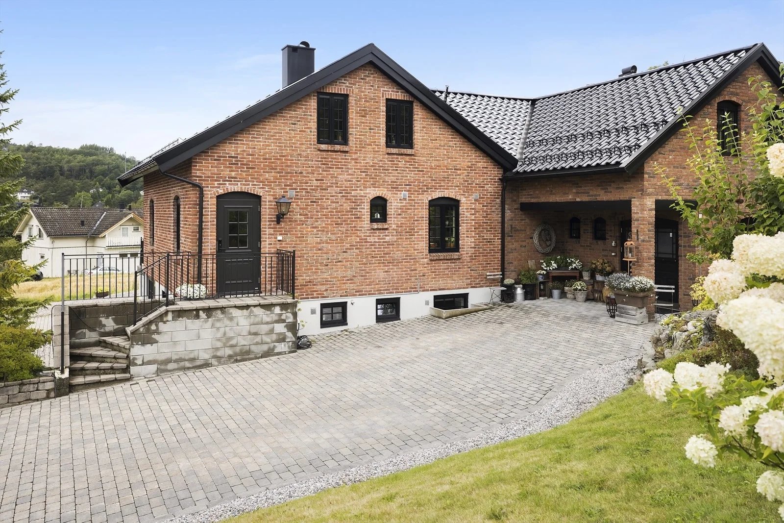 Photo 8