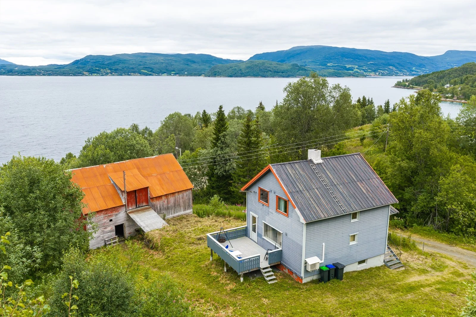 Listing photo