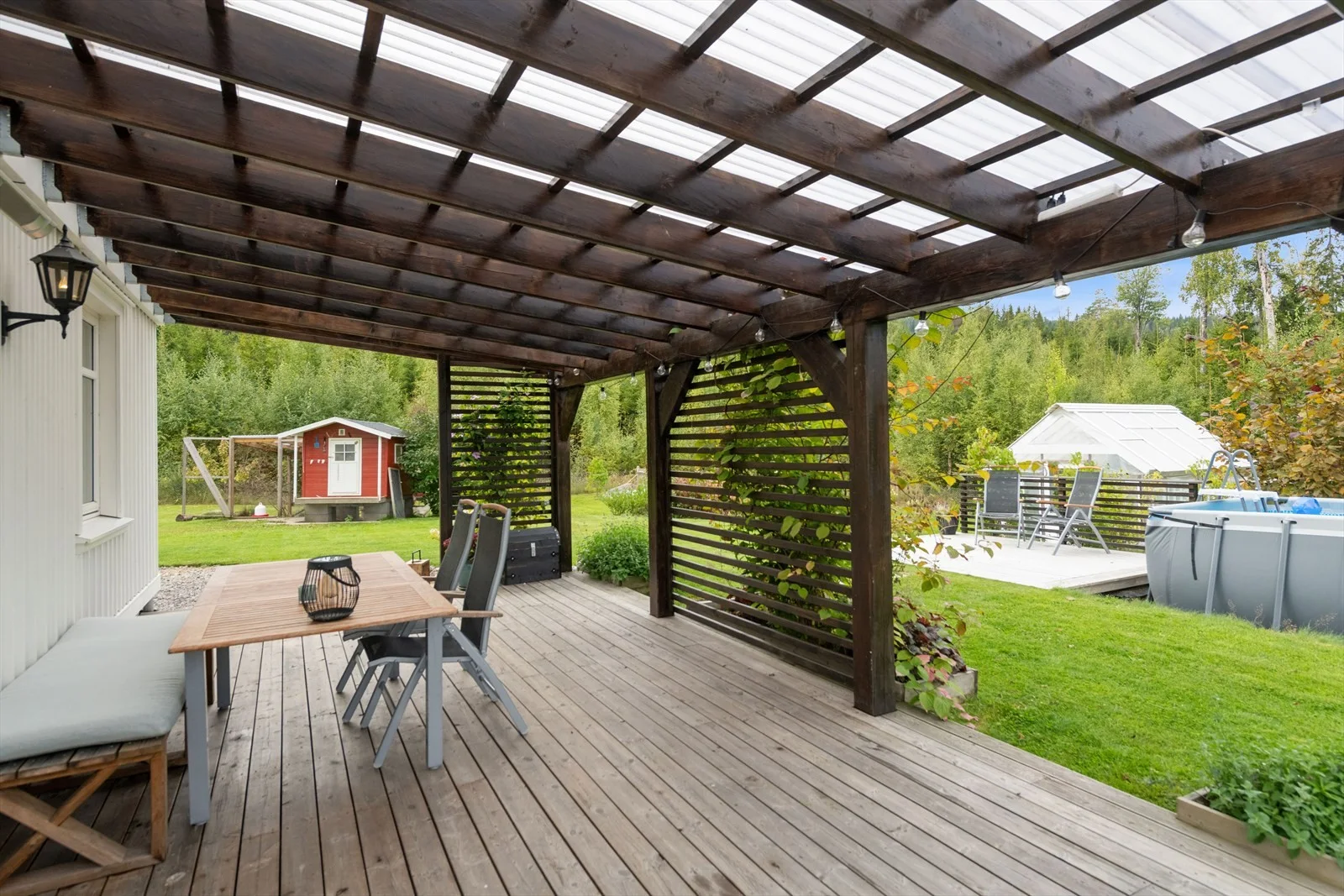 Photo 33