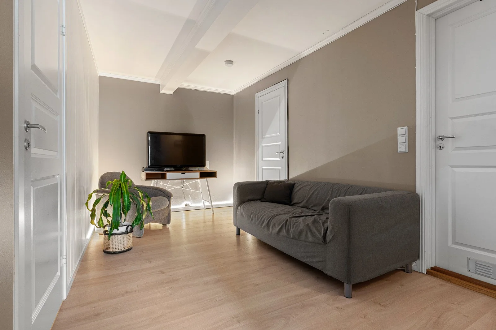 Photo 6